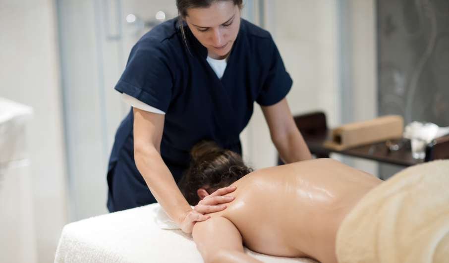 Massage thérapeutique pour femme à domicile au Maroc