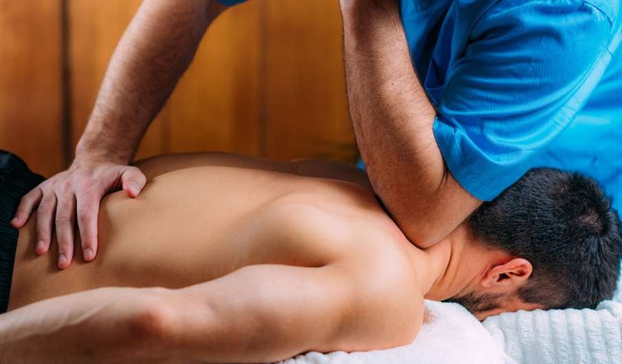 Massage thérapeutique pour homme à domicile au Maroc
